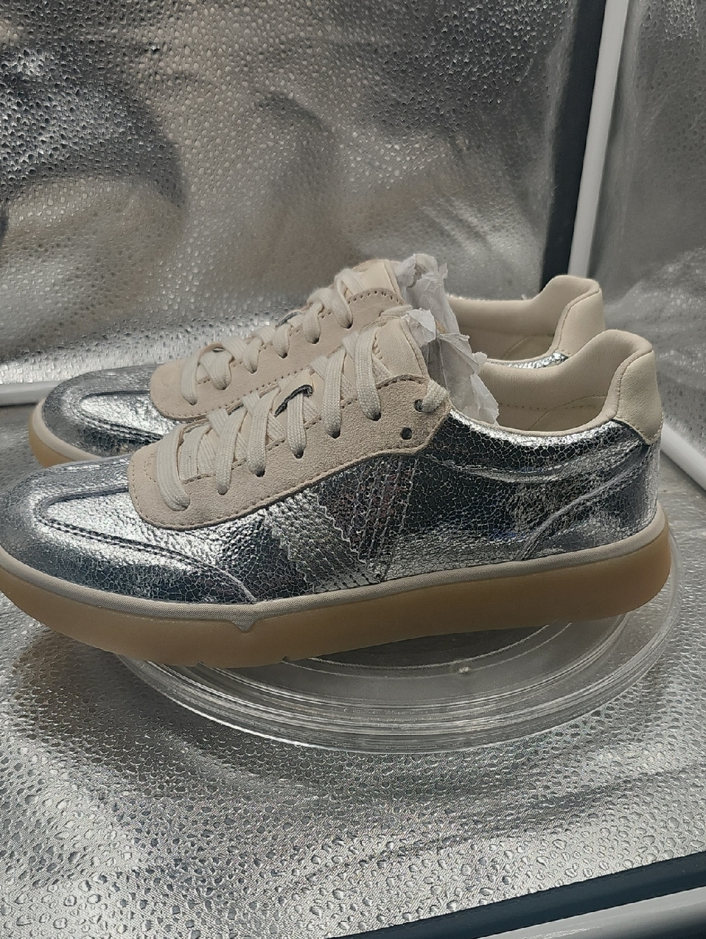 R Vionic Silver Ans White Sneakers Shoes  Size 8 - Picture 2 of 7